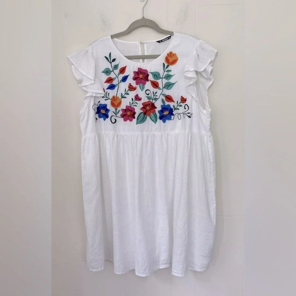 Studio west White Floral Embroidered Short Sleeve Knee Length Dress ~ Size L - Picture 1 of 3